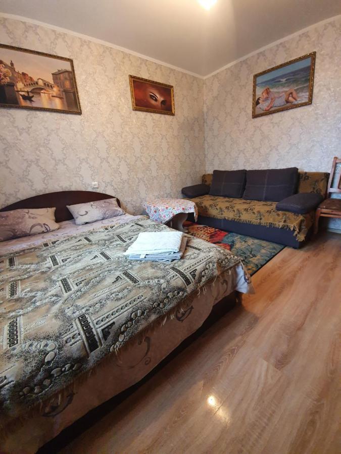 Аpartments Rivne Hotel Kvartira Автовокзал Центр Luaran gambar